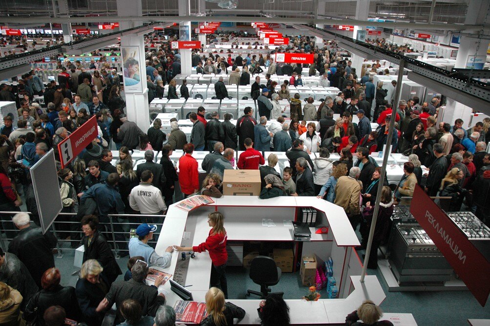 What Are the Most Effective Ways to Manage Retail Foot Traffic