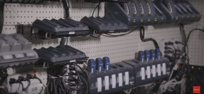 mobile-battery-charging-station